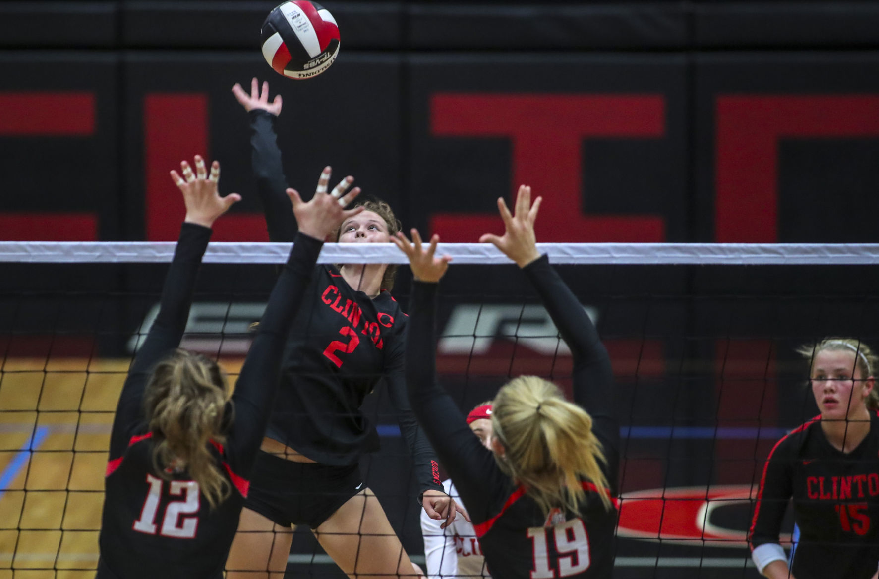 091118-MAC-volleyball-018